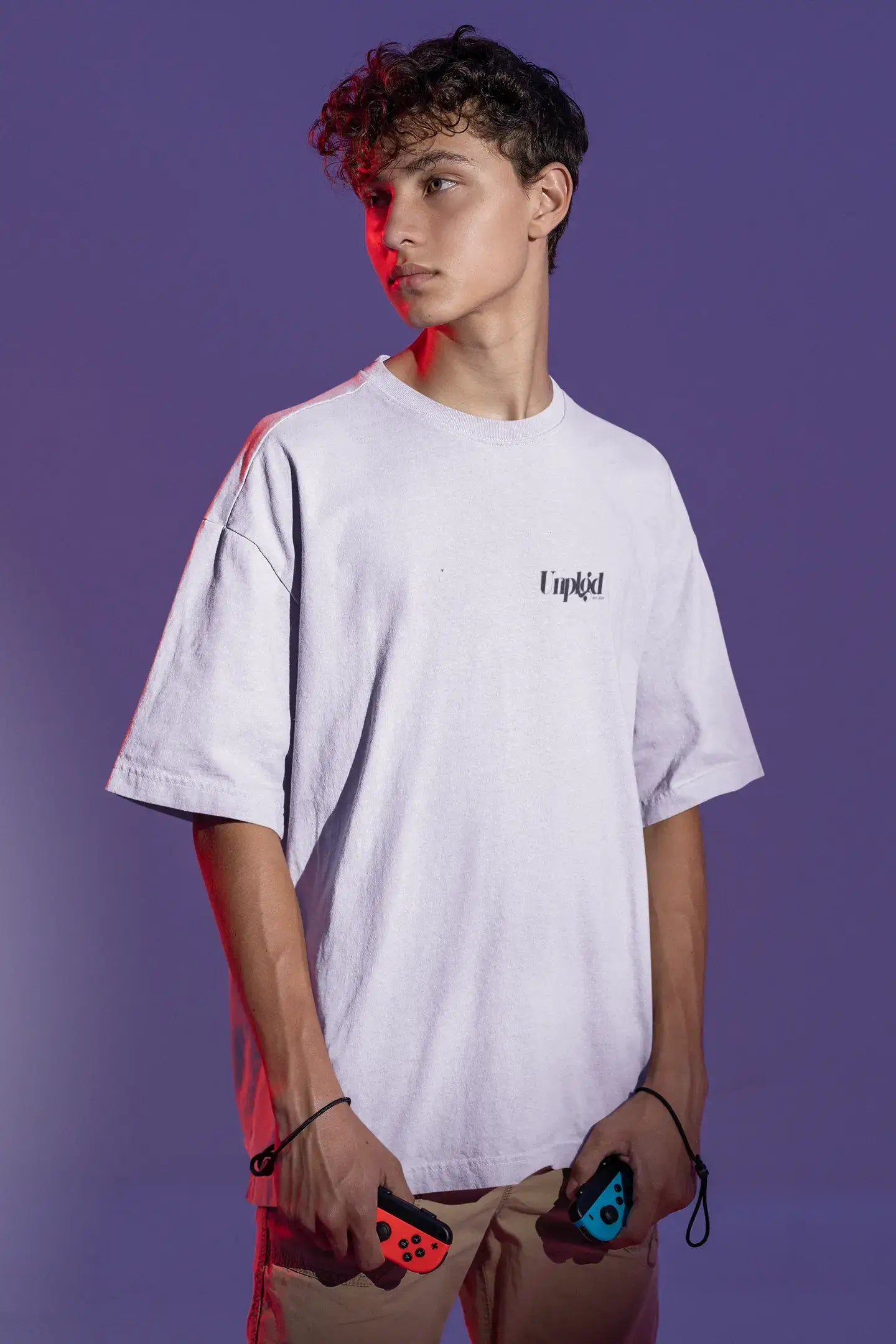 "DISCONNECTED LOVE" OVERSIZED TEE